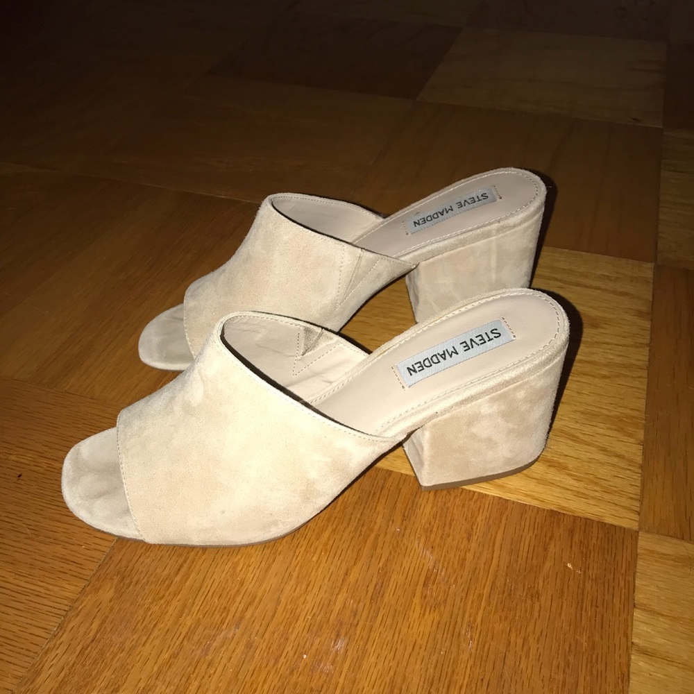 Steve Madden tan mule heels